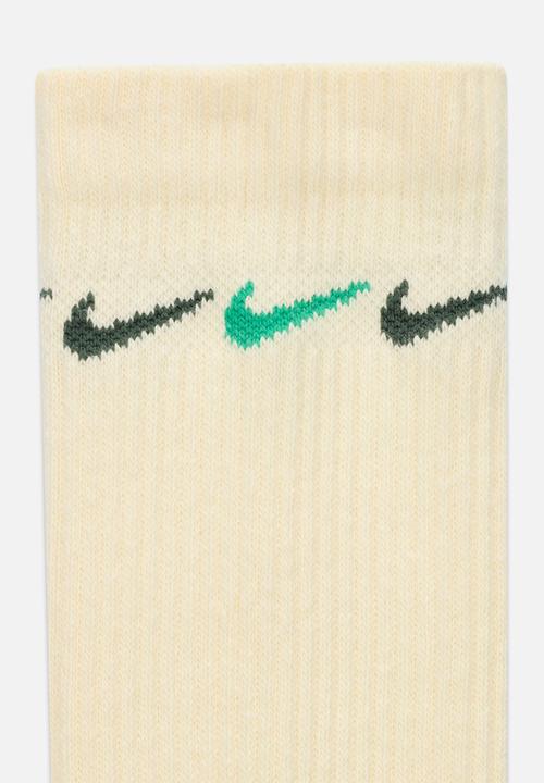 Nike - Nike everyday plus cushioned - multi-color