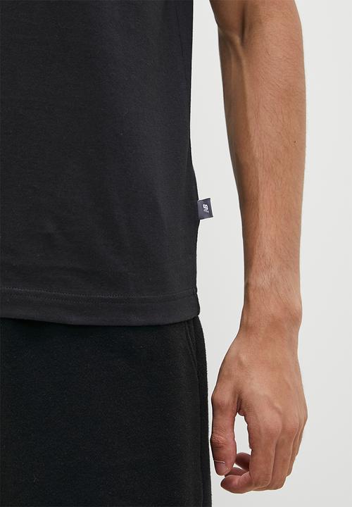 New Balance  - NB Classics Flying NB Tee - Black