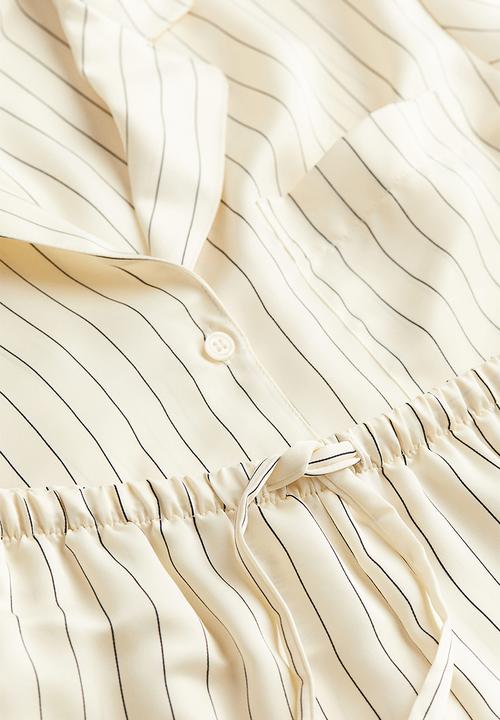 H&M - Satin pyjama shirt and bottoms - cream striped