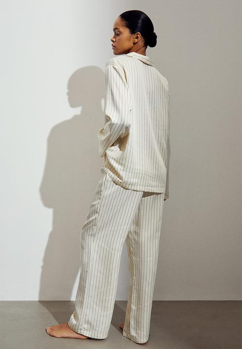 H&M - Satin pyjama shirt and bottoms - cream striped