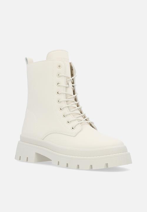 Madison® - Fallon platform lace-up boot - cream