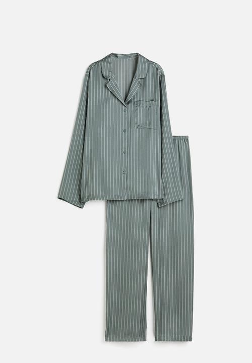 H&M - Satin pyjama shirt and bottoms - green striped