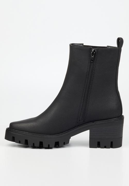 Miss Black - Vixen 1 chunky sole boot - black