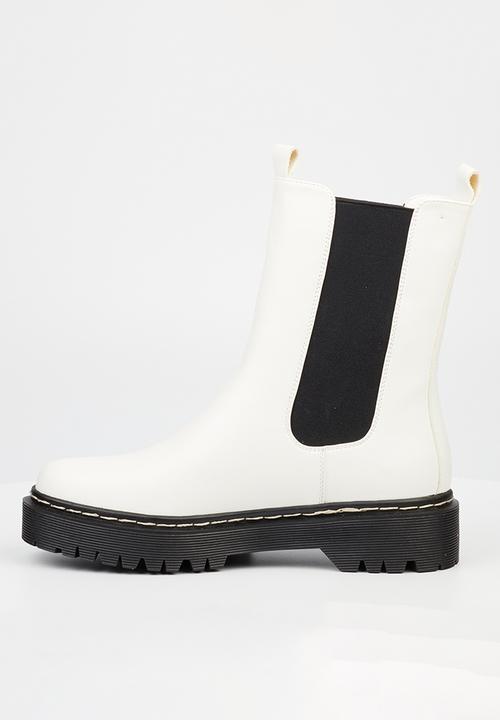 Miss Black - Nirvana 2 chelsea boot - white