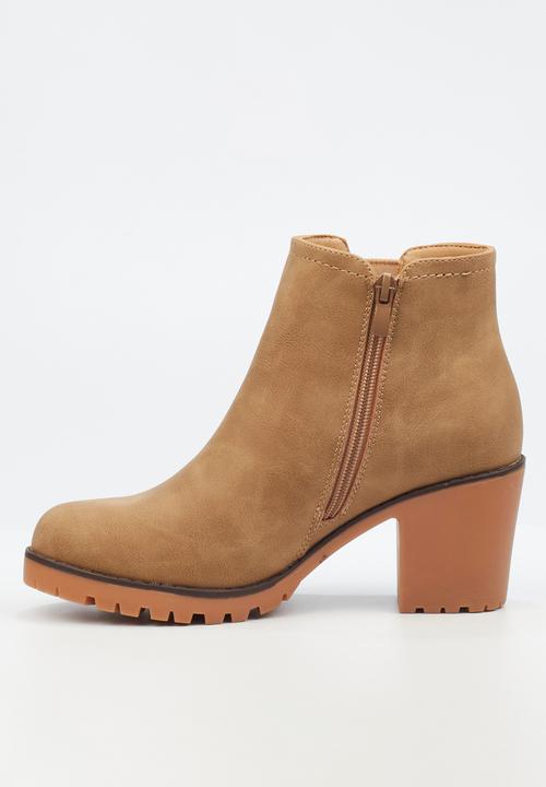 Butterfly Feet - Esther 4 block heel boot - beige