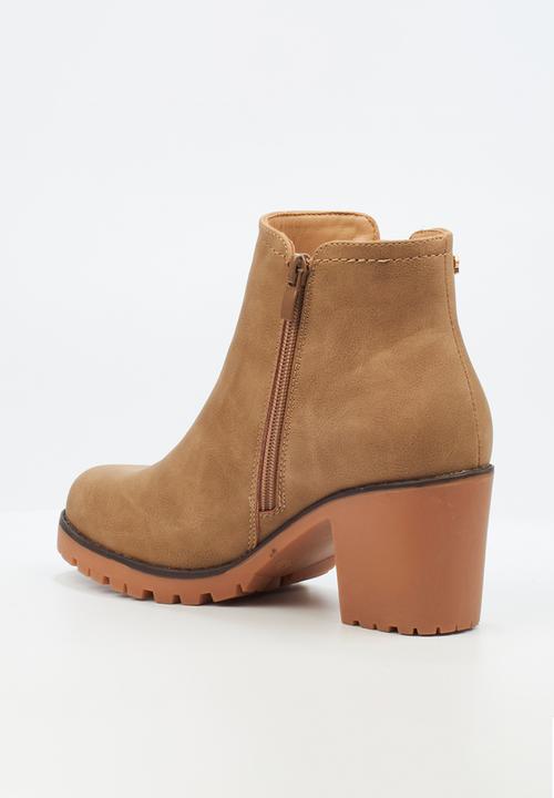 Butterfly Feet - Esther 4 block heel boot - beige