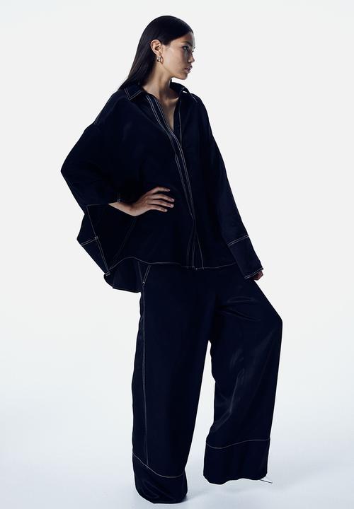 H&M - Oversized satin shirt - black