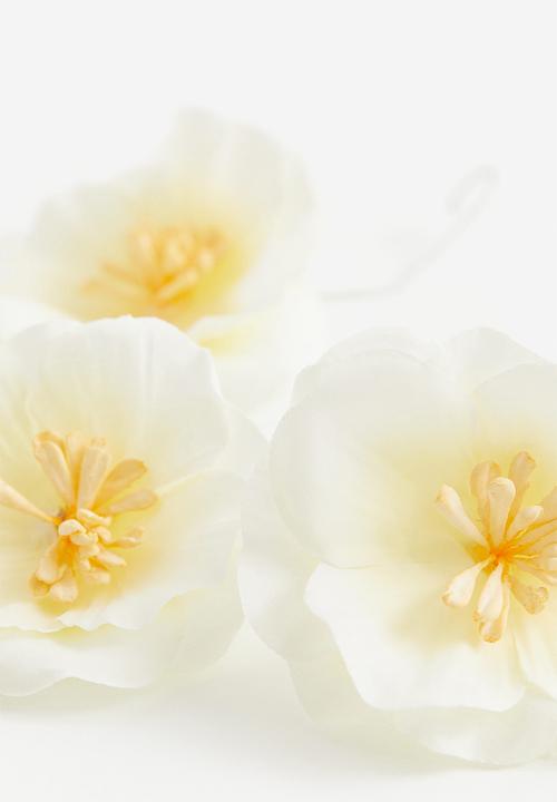 H&M - 3-Pack flower decorations - white & yellow