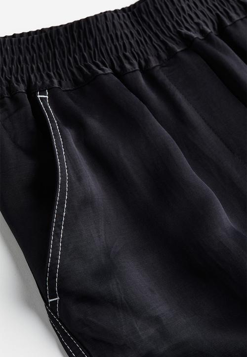 H&M - Wide satin trousers - black