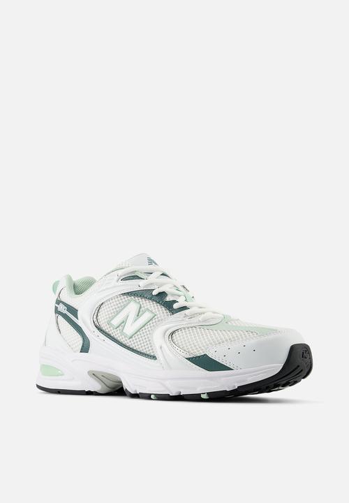 New Balance  - MR530