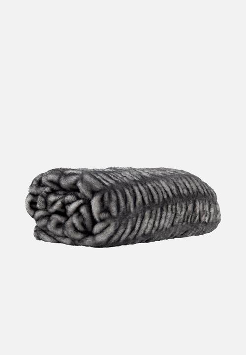 Hertex Haus - Sensorial Fur - Pepper