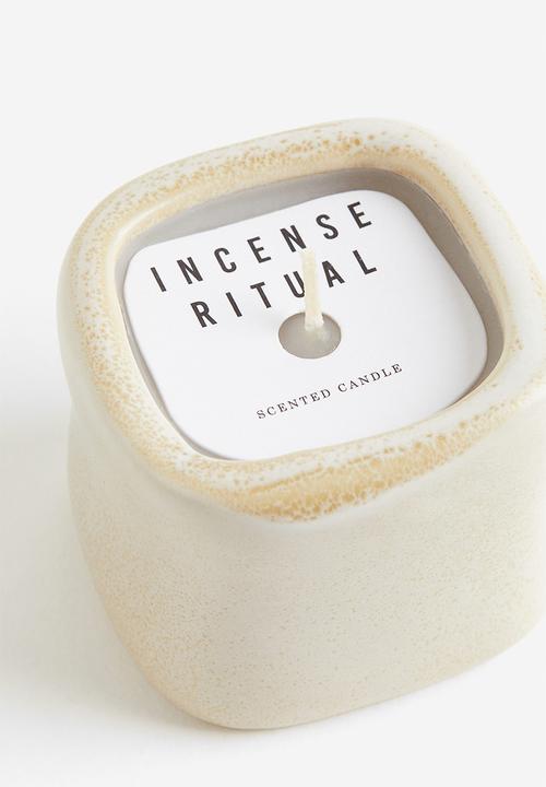 H&M - Scented candle in a ceramic holder - white