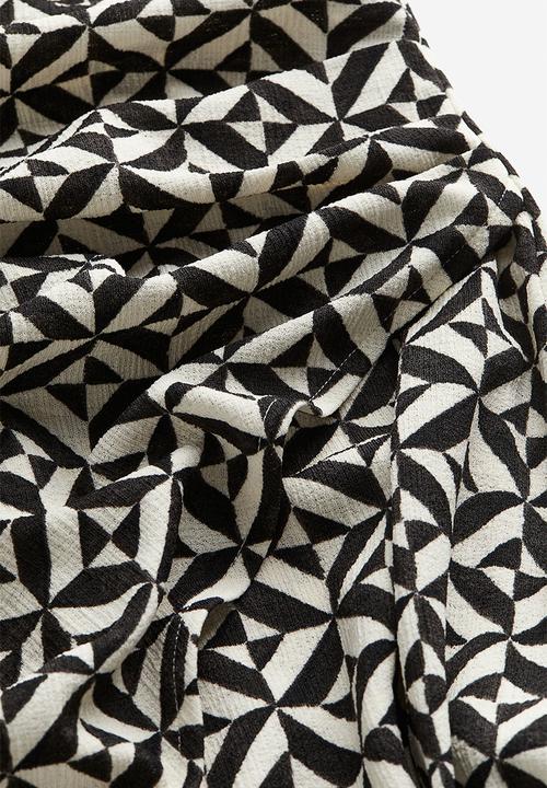 H&M - Collared dress - white & black patterned