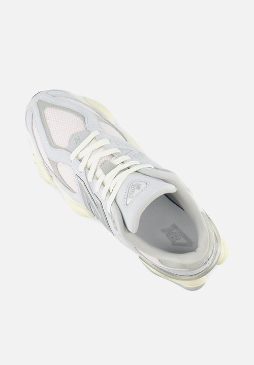 New Balance  - 9060