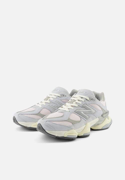 New Balance  - 9060