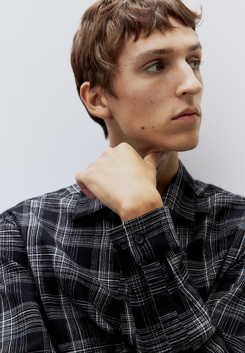 H&M - Regular fit flannel shirt - black/checked 