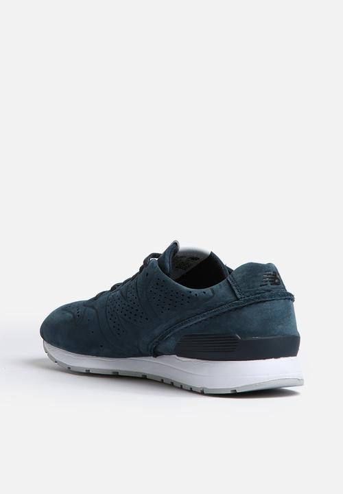 New Balance  - MRL996-NVY