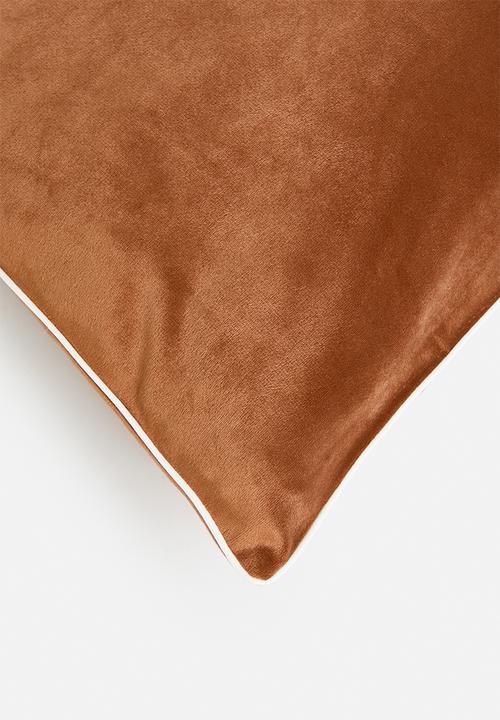 Sixth Floor - Sia plain velvet cushion cover - Rust