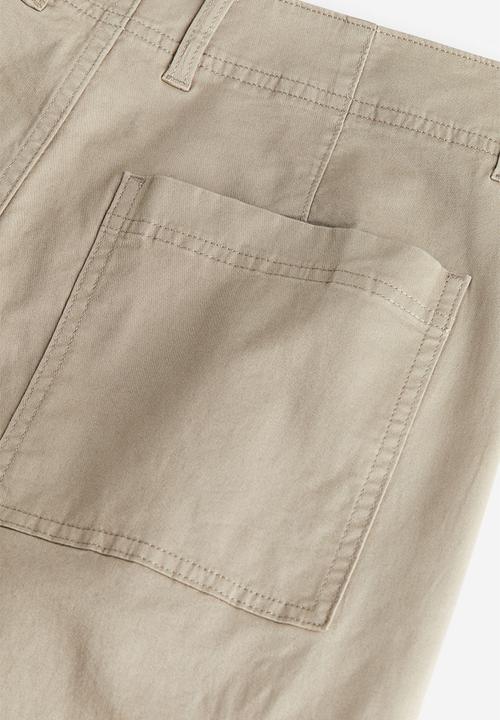 H&M - Loose fit cargo trousers - beige