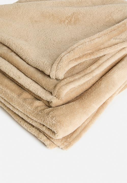 Sixth Floor - Fleece Throw - clay