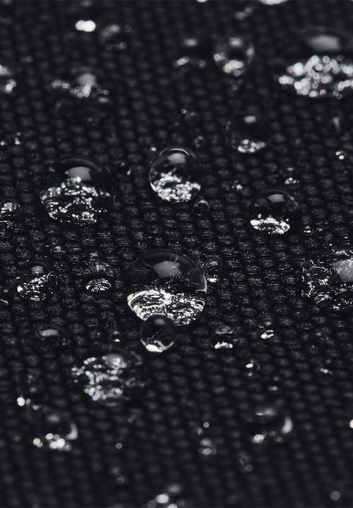 Under Armour - UA Contain Travel Kit - Black/MetallicGold