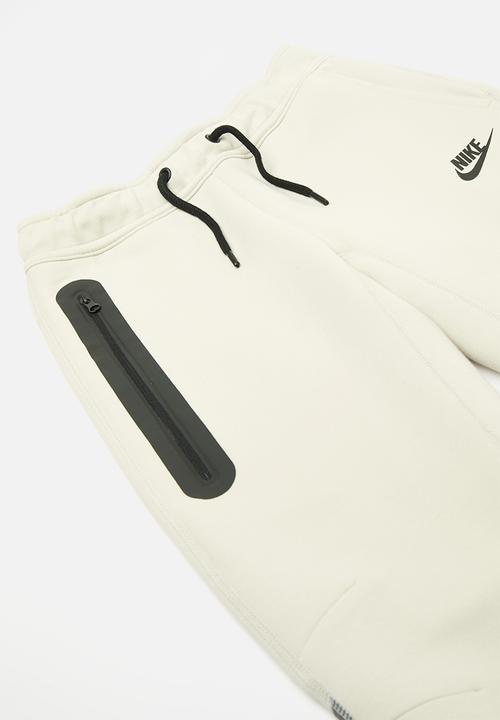 Nike - B Nsw Tech Flc Pant - Light Bone/Dark Grey/Black/Black