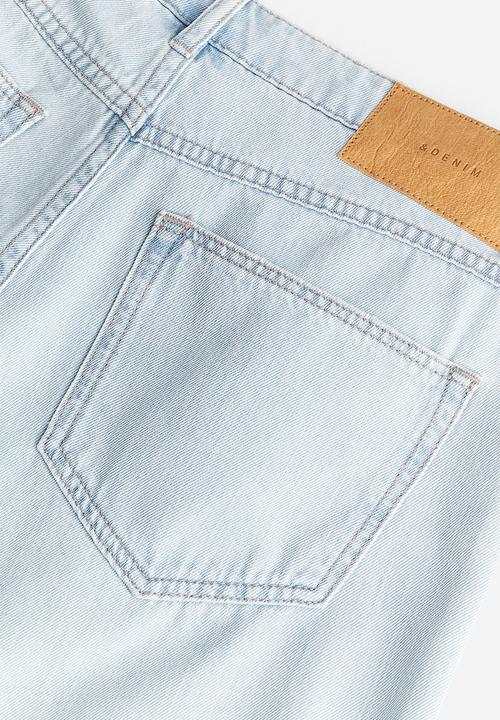 H&M - Feather soft denim shorts - pale denim blue