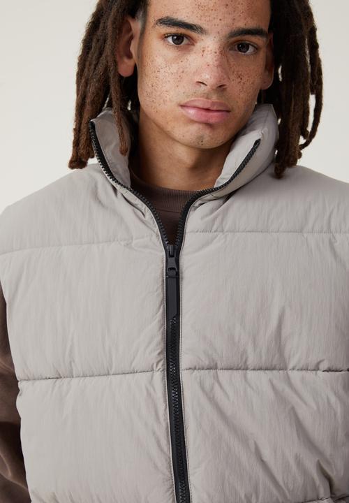 Cotton On - Recycled puffer vest - asphalt