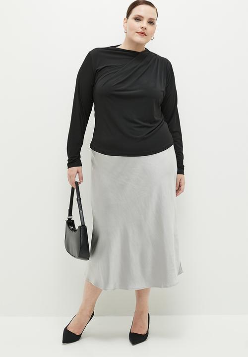edit - Wrap neck tee plus - black