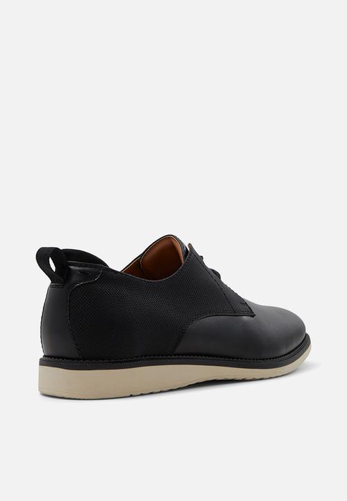 Call It Spring - Wolfe - black