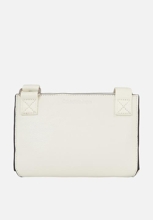 Calvin Klein - Ultralight ew phone crossbody19 - ivory