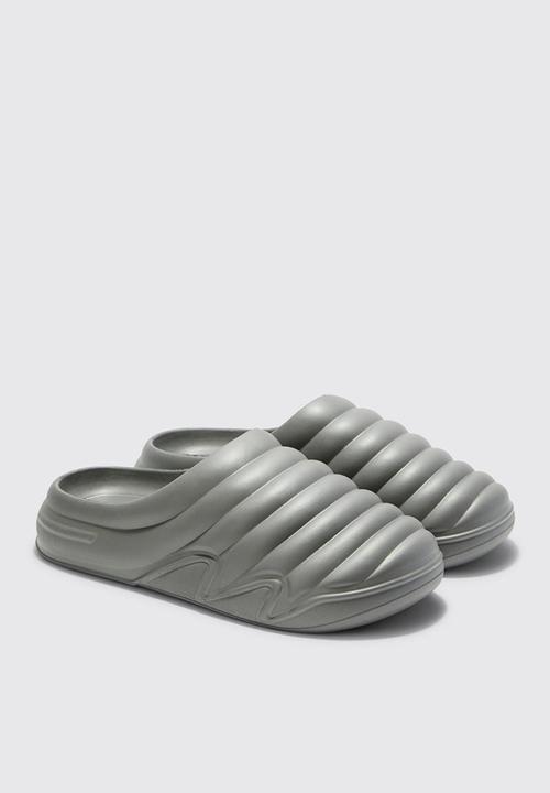 boohooMAN - Moulded mule - grey