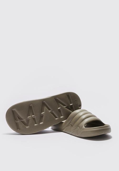 boohooMAN - Moulded slider - khaki