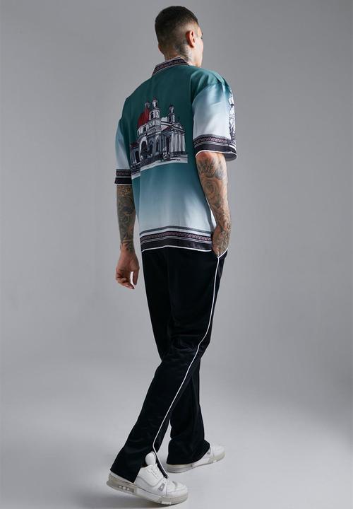 boohooMAN - Satin oversized revere statue border shirt - green
