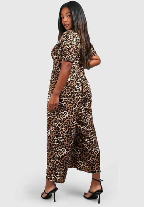 boohoo - Plus woven leopard puff sleeve jumpsuit - brown