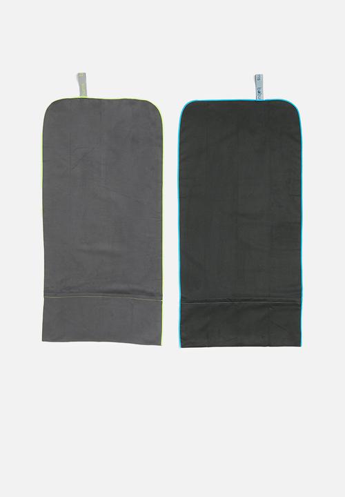 Bobums - Gym towel with zip - black & gunmetal