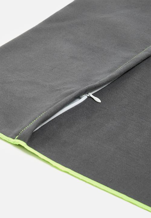 Bobums - Gym towel with zip - black & gunmetal