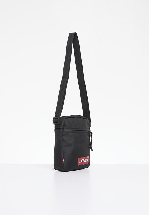 Levi’s® - Mini crossbody solid red tab - black