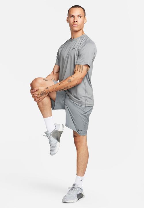 Nike - Form Dri-FIT 9" Unlined versatile shorts- smoke grey/black 