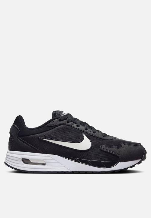 nike 200 white and black
