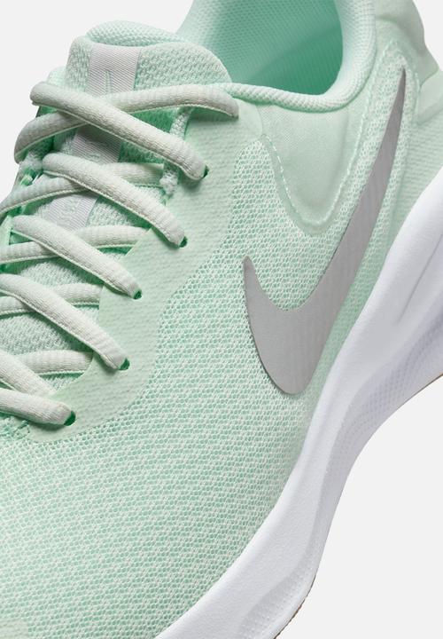 Nike - Nike Revolution 7