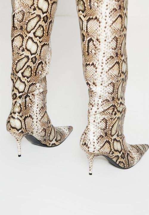 PrettyLittleThing - Snake print pu point toe stiletto heeled knee boots - snake print