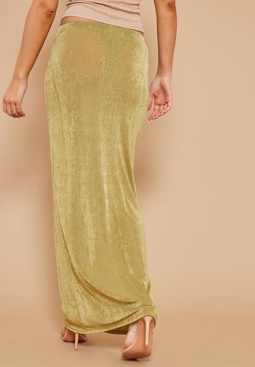 PrettyLittleThing - Olive slinky acetate basic maxi skirt - olive