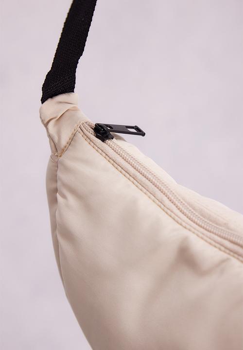 PrettyLittleThing - Stone nylon moon bum bag - stone