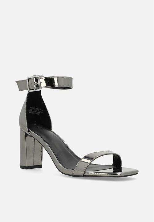 Cotton On - Matilda ankle strap block heel - chrome metallic 