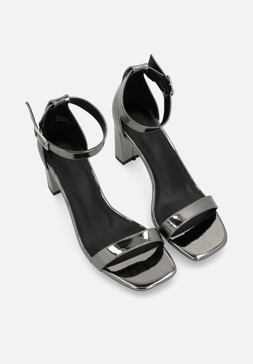 Cotton On - Matilda ankle strap block heel - chrome metallic 