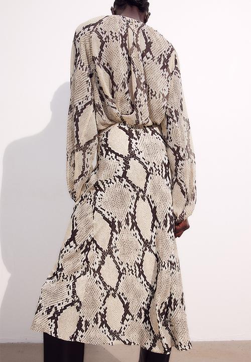 H&M - Voluminous blouse - beige snakeskin-patterned