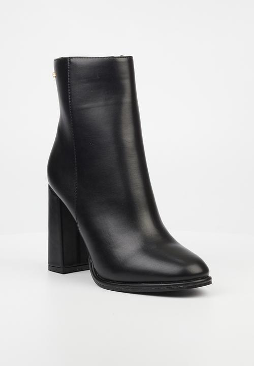 Miss Black - Shania 2 block heel ankle boot - black