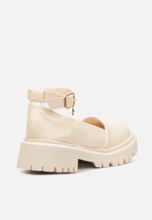 Rock & Co - Chainz 10 ankle tie loafer - bone