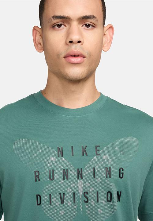 Nike - Dri-FIT Division Logo  Running T-Shirt - Bicoastal